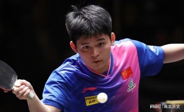 龙为孙颖莎送行一脸慈祥仿佛家长送孩子上学B—sports必一有爱!国乒出征多哈马(图3)