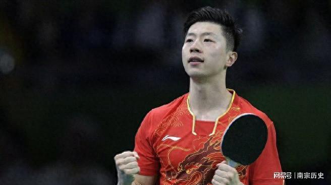 龙为孙颖莎送行一脸慈祥仿佛家长送孩子上学B—sports必一有爱!国乒出征多哈马