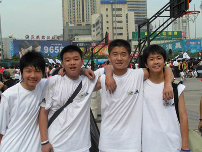 区小记者专栏--街球挑战赛B—sports必一武汉赛(图3) 区小记者专栏--街球挑战赛B—sports必一武汉赛(图3)