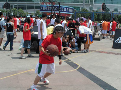 区小记者专栏--街球挑战赛B—sports必一武汉赛(图4) 区小记者专栏--街球挑战赛B—sports必一武汉赛(图4)