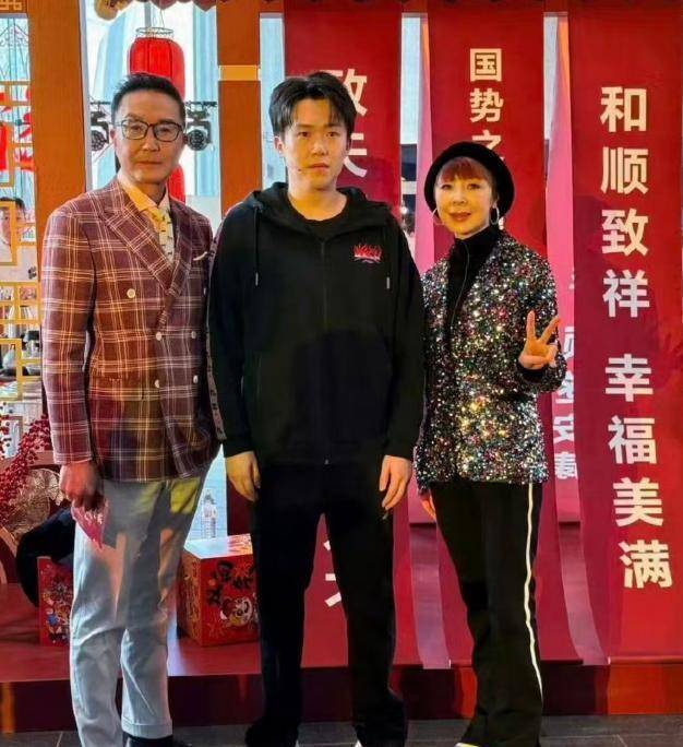 令人痛心的一幕发生央视锐评一针见血网友吵翻了！Bsports综合王楚钦参加联谊会不到24小时(图9)